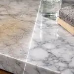 Parastās tīrīšanas slēptie draudi un kāpēc virsmas veids nosaka visu parastas-tirisanas-sleptie-draudi-un-kapec-virsmas-veids-nosaka-visu.png